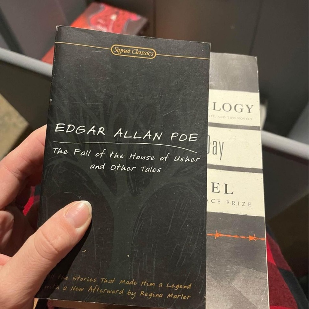 Books - Picture 10 of 16